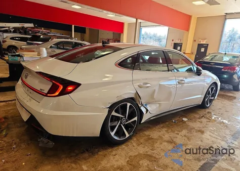 2021 Hyundai Sonata Sel Plus z USA, uszkodzony, nr VIN 5NPEJ4J26MH122736